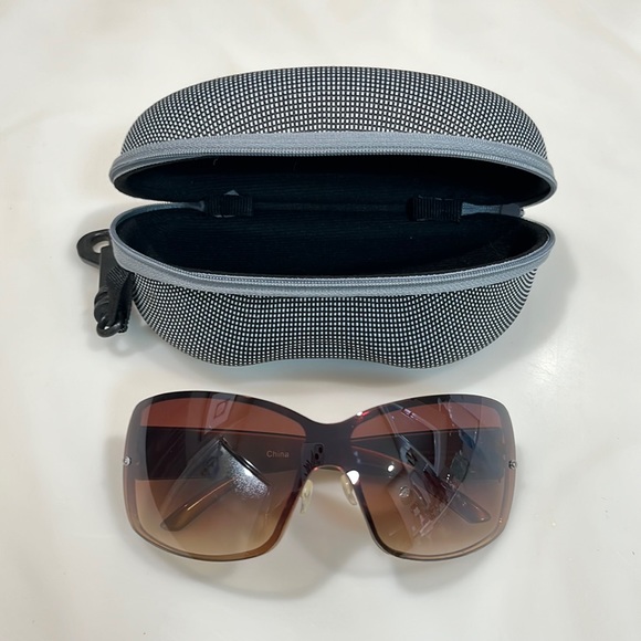 Wrap sunglasses - Picture 1 of 5